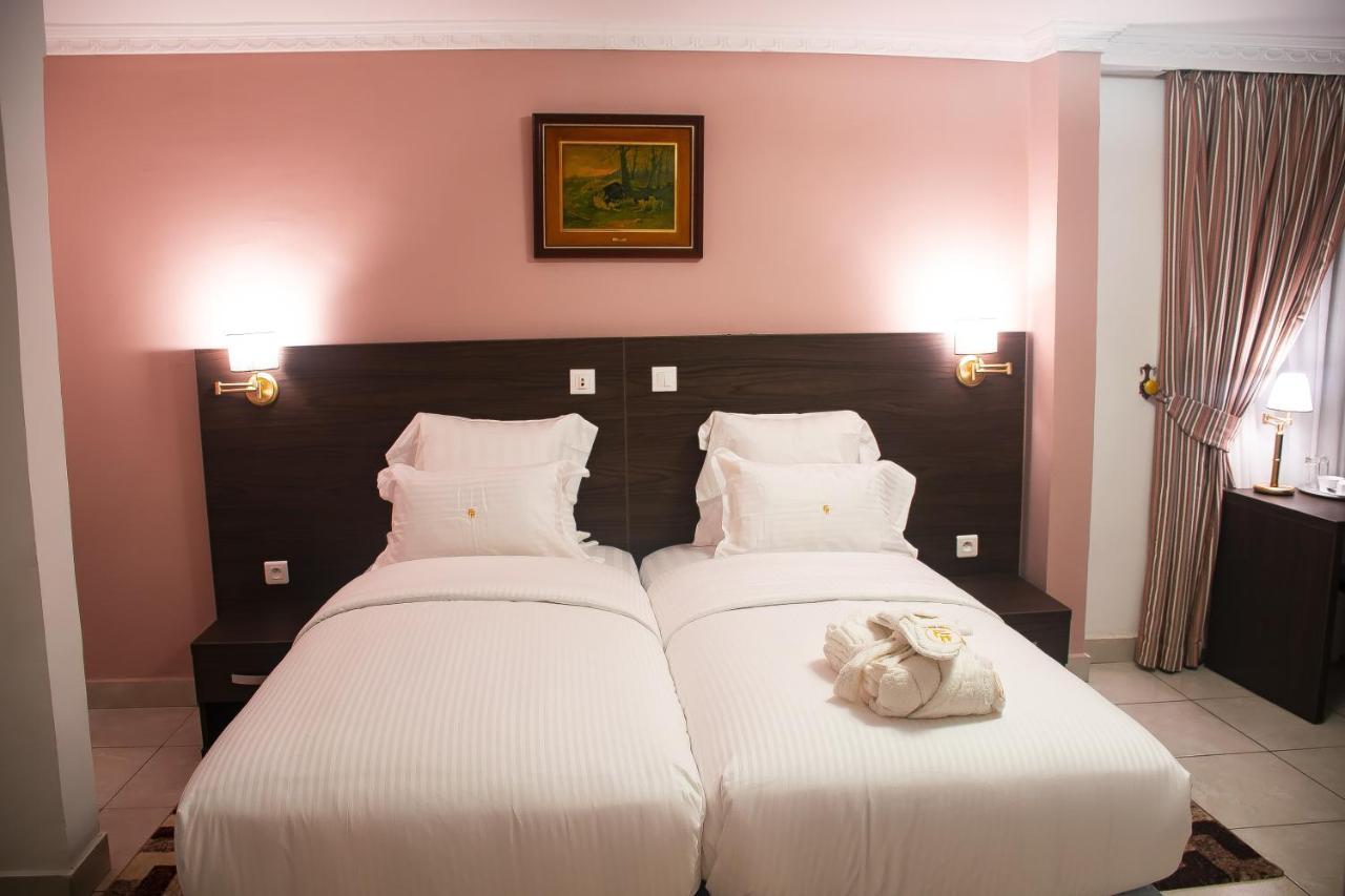 Faya Hotel ドゥアラ エクステリア 写真