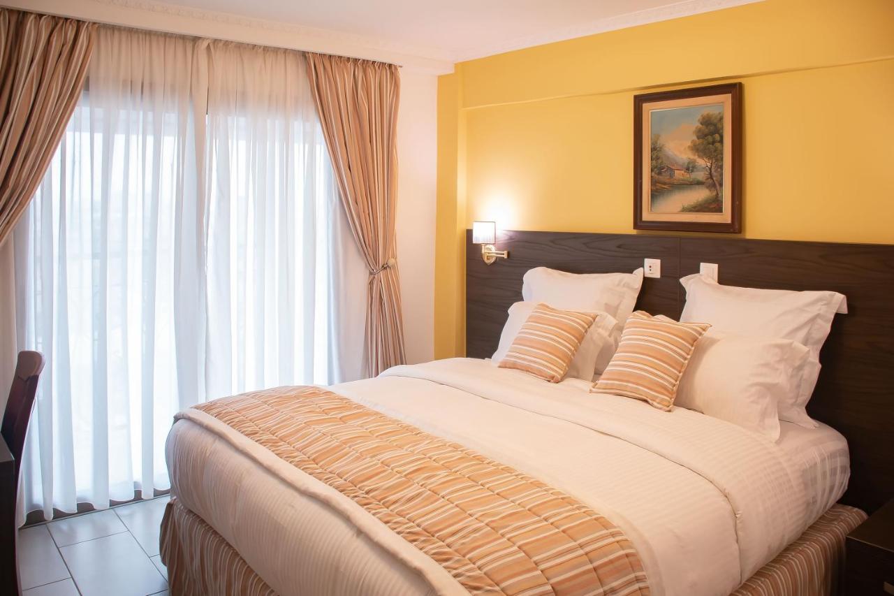 Faya Hotel ドゥアラ エクステリア 写真